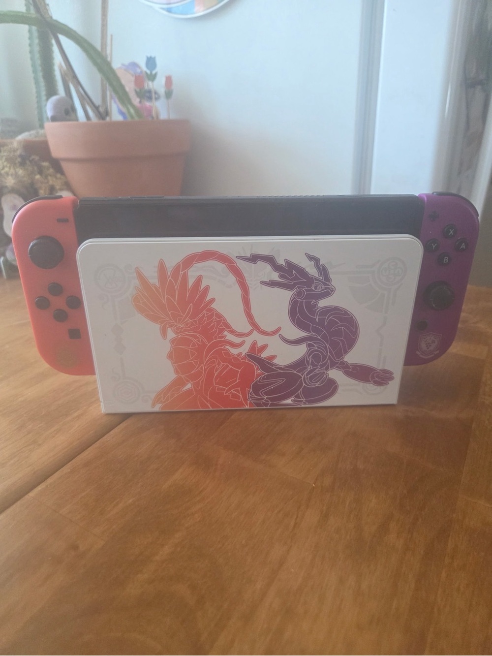 Nintendo Switch OLED Pokémon Scarlet & Violet Edition - Picture 3 of 8